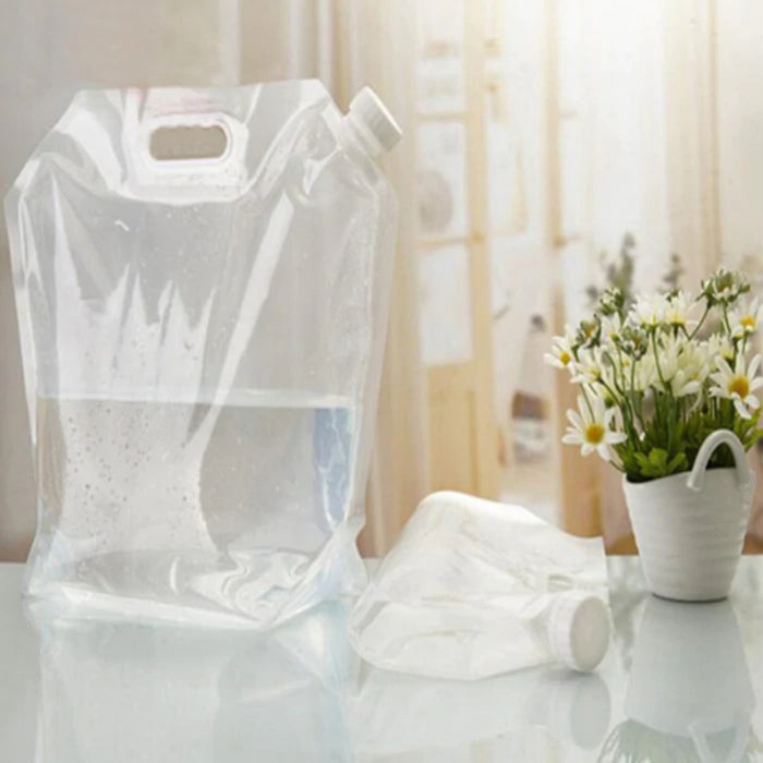 Hopfällbar vattenbehållare som tar minimalt med plats